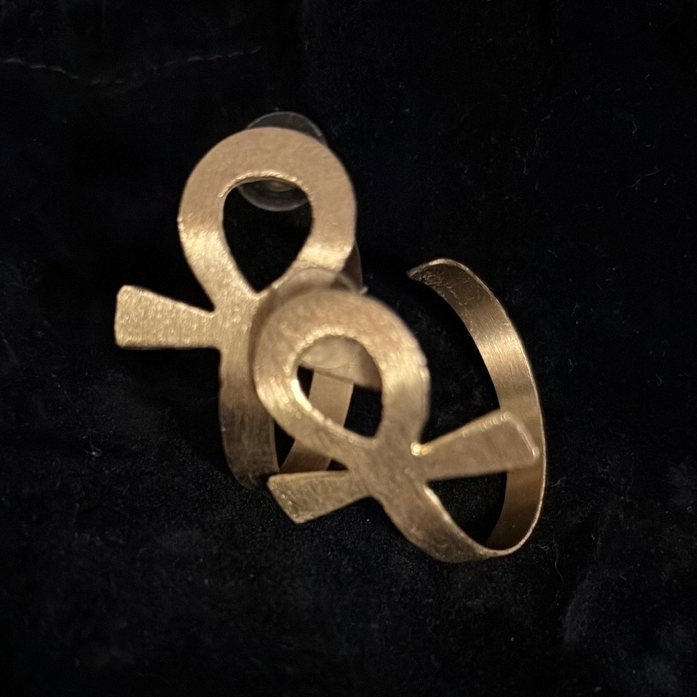 Stylish Sassy Jones Ankh Earring